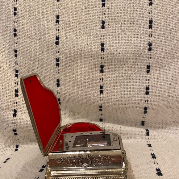 Silver Plated Angel Cherub Flowers Grand Piano Music Trinket Box Made in Japan - Picture 2 of 5